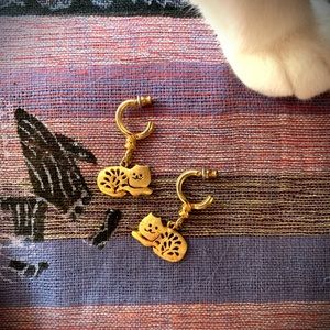 Gold kitty earrings